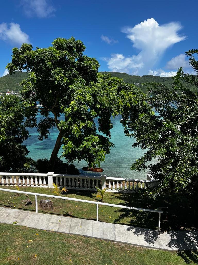 Bequia Plantation Hotel Port Elizabeth Екстериор снимка