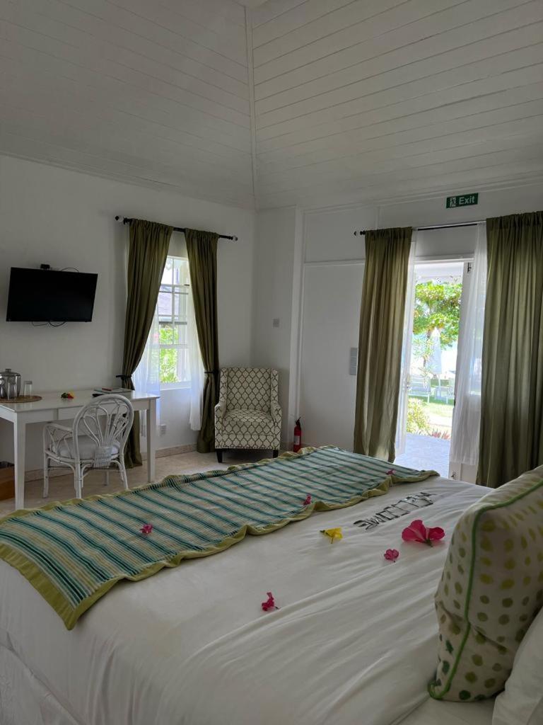 Bequia Plantation Hotel Port Elizabeth Екстериор снимка